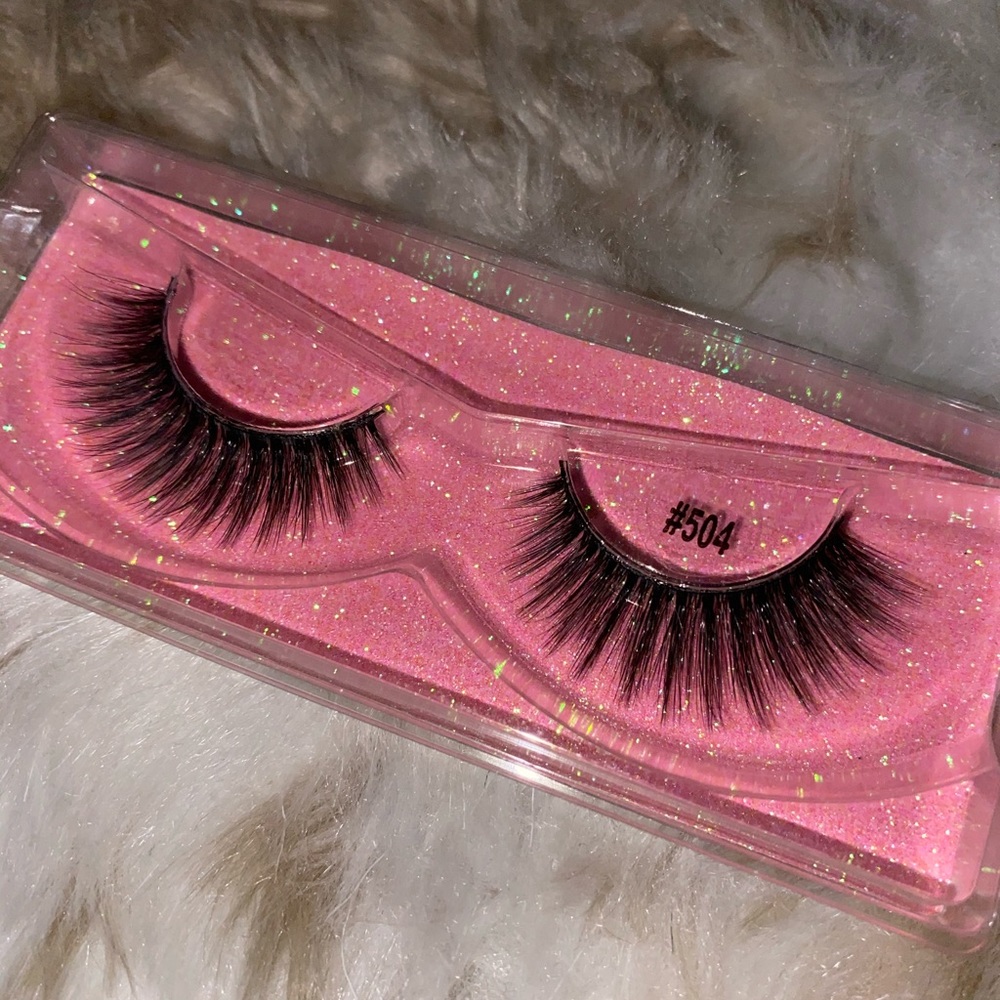 Lashes - Picture 5 of 10